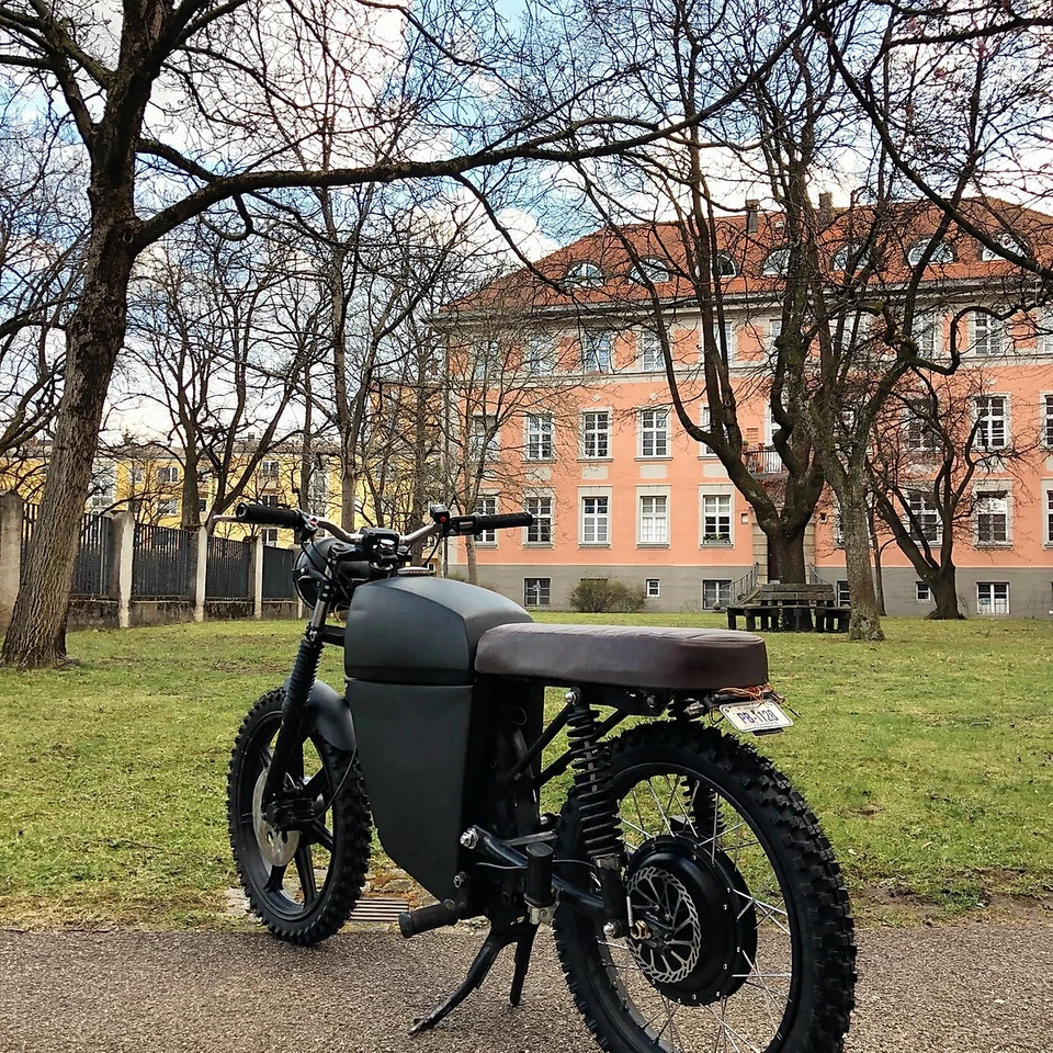 Black Tea Vintage Scrambler Electric Moped 2024