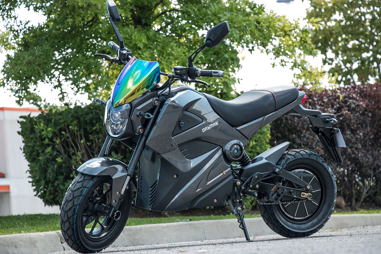 Em1 Daymak E Bikes Daymak EM1 Electric Scooter Edmonton Scooters