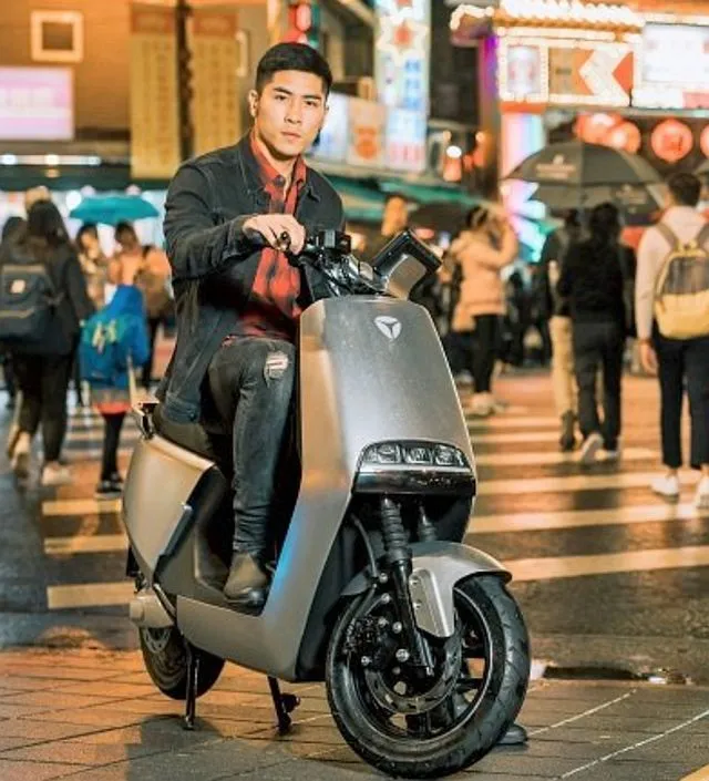 Scooter - Electric Yadea G5 2024