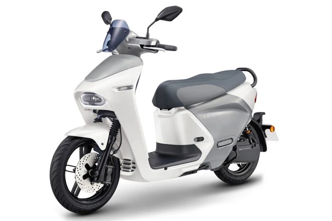 yamaha electric two wheeler